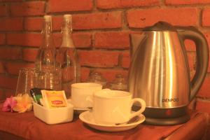 Dhiari Guest House的咖啡和沏茶工具