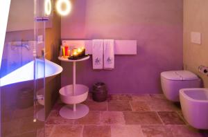Bagno di Antico Mondo Rooms & Suites