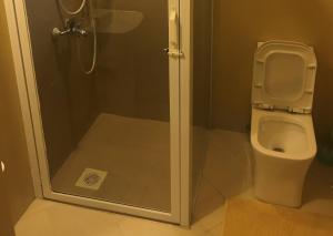 Babylon Oslob Coast Guesthouse的一间浴室