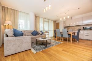 Η κουζίνα ή μικρή κουζίνα στο Simpsono apartamentai №215