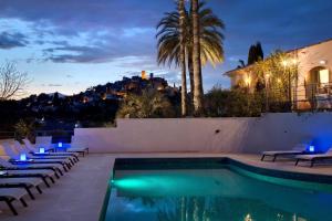 A piscina localizada em La Bastide de Biot ou nos arredores