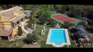 Bazén v ubytovaní Villa Privilege Classic & Exclusive alebo v jeho blízkosti
