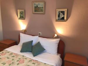 A bed or beds in a room at Mikro Katafygio