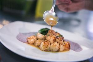Jídlo v hotelu nebo okolí + 21 fotografií