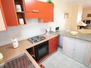 A kitchen or kitchenette at Holiday Home Is Molas by Interhome Még 10 kép