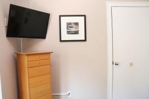 TV o dispositivi per l'intrattenimento presso Heart of South End, Convenient, Comfy Studio #22