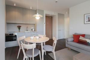 Kuchyňa alebo kuchynka v ubytovaní EGH Waterlane Island Apartment