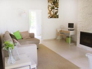 Seating area sa Holiday Home Lapeyriere by Interhome