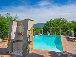 Bazén v ubytovaní Apartment Il Borghetto-3 by Interhome alebo v jeho blízkosti