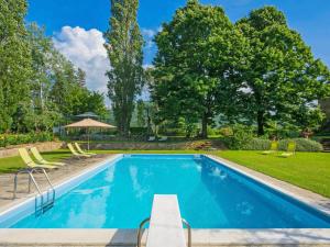 Bazén v ubytovaní Apartment I Noccioli by Interhome alebo v jeho blízkosti