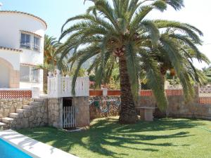 Bazén v ubytování Holiday Home Casa Pia by Interhome nebo v jeho okolí