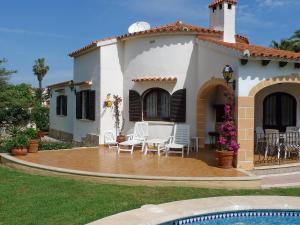 Bazén v ubytování Holiday Home El Paradiso by Interhome nebo v jeho okolí