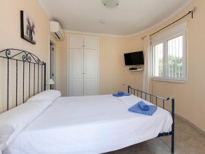 Posteľ alebo postele v izbe v ubytovaní Holiday Home Tossal Gros by Interhome
