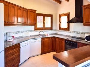 Una cocina o kitchenette en Villa Clementina by Interhome