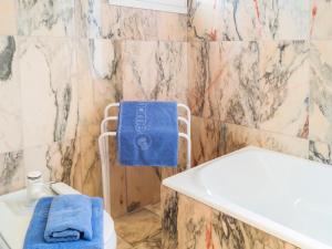 Kúpeľňa v ubytovaní Holiday Home Mijas Beach by Interhome