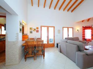 Posedenie v ubytovaní Holiday Home Monte y Mar by Interhome + 7 fotografií