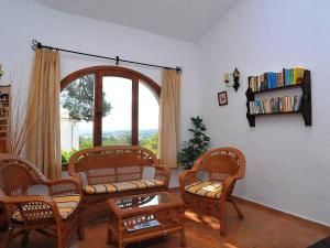 Et opholdsområde på Holiday Home Balcon al Mar by Interhome