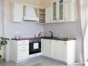 Kuchyňa alebo kuchynka v ubytovaní Villa Bea by Interhome