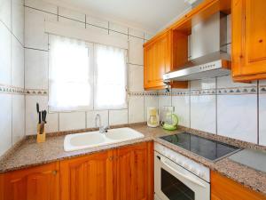 Nhà bếp/bếp nhỏ tại Holiday Home Casa de la Mar by Interhome