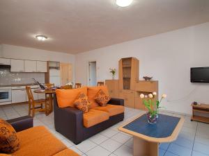 Kuchyňa alebo kuchynka v ubytovaní Apartment Royal Delta-6 by Interhome