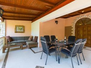 Gallery image of Holiday Home Patrizia Classic in Selce