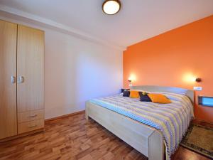 Apartment Marija-1 by Interhome tesisinde bir odada yatak veya yataklar