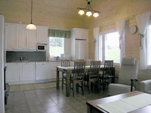 Kuchyň nebo kuchyňský kout v ubytování Holiday Home Talvikki by Interhome