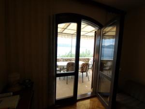 Kuchyň nebo kuchyňský kout v ubytování Holiday Home Mirta by Interhome