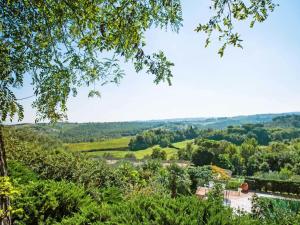 vista sulle dolci colline dal giardino di Apartment Michelangelo by Interhome a Montaione