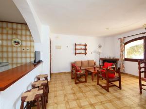 TV a/nebo společenská místnost v ubytování Holiday Home Peces 3 by Interhome + 11 fotografií