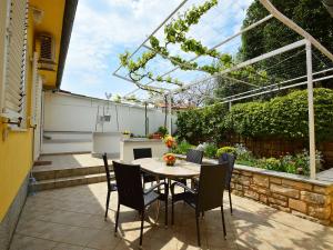 Balkón alebo terasa v ubytovaní Holiday Home Slavko by Interhome