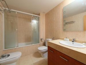 A bathroom at Holiday Home Vistamar by Interhome