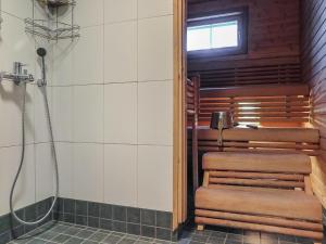 Koupelna v ubytování Holiday Home Poronpurema a by Interhome