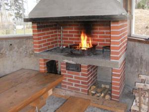 - un four en briques avec une cheminée dans l'établissement Holiday Home Muonamies by Interhome, à Kyynämäki