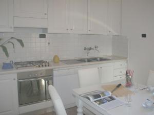 Kitchen o kitchenette sa Apartment Milano by Interhome