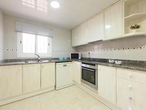 Kuchyň nebo kuchyňský kout v ubytování Holiday Home Diseminat by Interhome + 12 fotografií