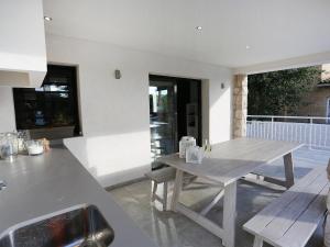 Balkón alebo terasa v ubytovaní Holiday Home Gunella by Interhome