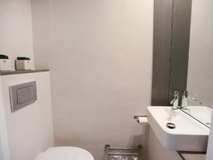 Kúpeľňa v ubytovaní Holiday Home Gunella by Interhome