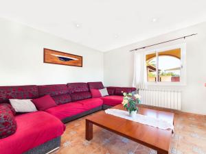 Posezení v ubytování Holiday Home Mari by Interhome + 21 fotografií