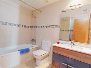 Ванна кімната в Apartment Orange by Interhome