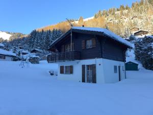 Chalet Chalet Castor by Interhome v zimě