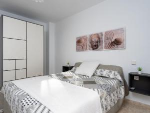 Postel nebo postele na pokoji v ubytování Apartment Carihuela Playa-2 by Interhome