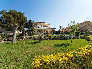 Vonkajšia záhrada v ubytovaní Holiday Home Miro by Interhome