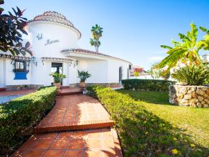 Vonkajšia záhrada v ubytovaní Villa Zurbarán by the Sea by Interhome