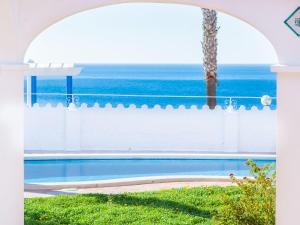 Bazén v ubytovaní Villa Zurbarán by the Sea by Interhome alebo v jeho blízkosti