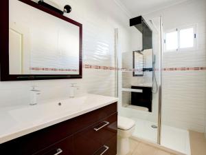 Kúpeľňa v ubytovaní Villa Somnium Mare by Interhome