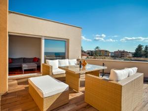 Χώρος καθιστικού στο Apartment Karmen by Interhome
