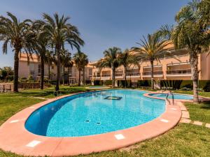 Bazén v ubytovaní Apartment Golde Gardens by Interhome alebo v jeho blízkosti