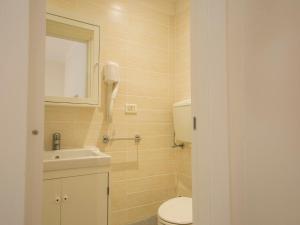 Kúpeľňa v ubytovaní Holiday Home Gineprino-7 by Interhome