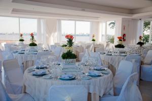 Restaurace v ubytování De la Trinidad Hotel + 37 fotografií